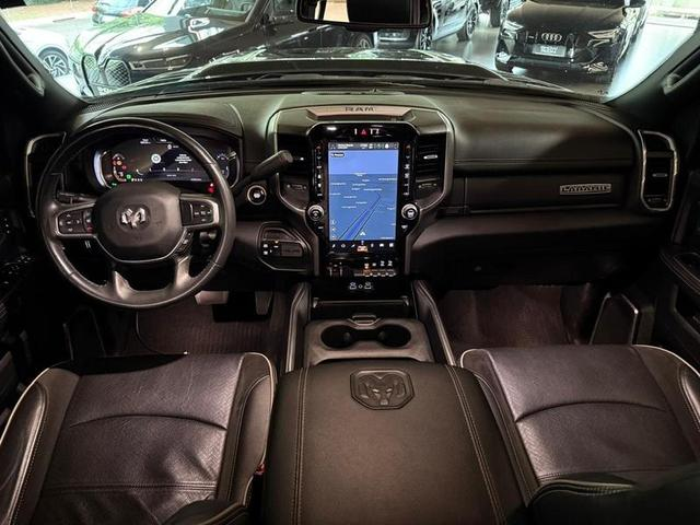 Foto do veículo RAM 2500  LARAM. 6.7 NIGHT ED. TB CD 4X4 DIE. 2023 63.000 KM 389.000,00