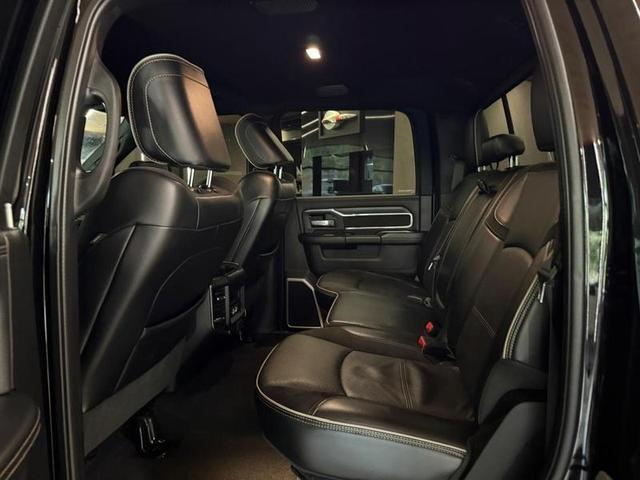 Foto do veículo RAM 2500  LARAM. 6.7 NIGHT ED. TB CD 4X4 DIE. 2023 63.000 KM 389.000,00