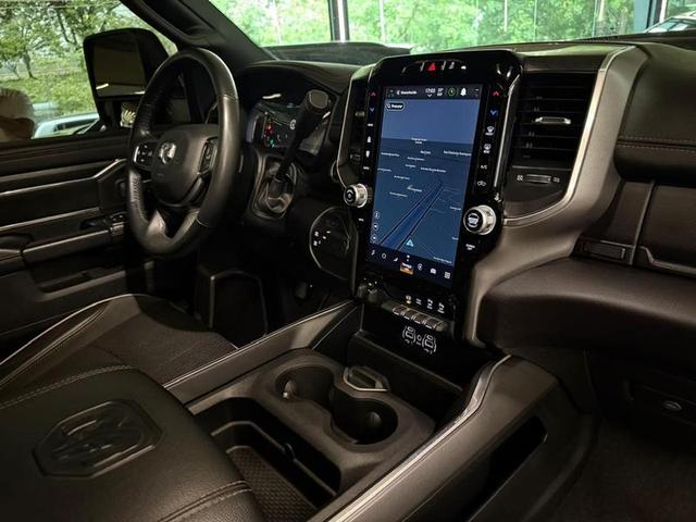 Foto do veículo RAM 2500  LARAM. 6.7 NIGHT ED. TB CD 4X4 DIE. 2023 63.000 KM 389.000,00