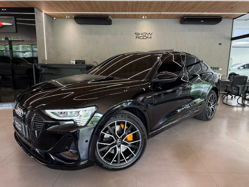 Foto do veículo AUDI E-TRON E TRON SPB 2022 17.684 KM 319.000,00