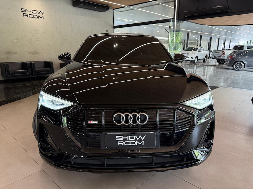 Foto do veículo AUDI E-TRON E TRON SPB 2022 17.684 KM 319.000,00