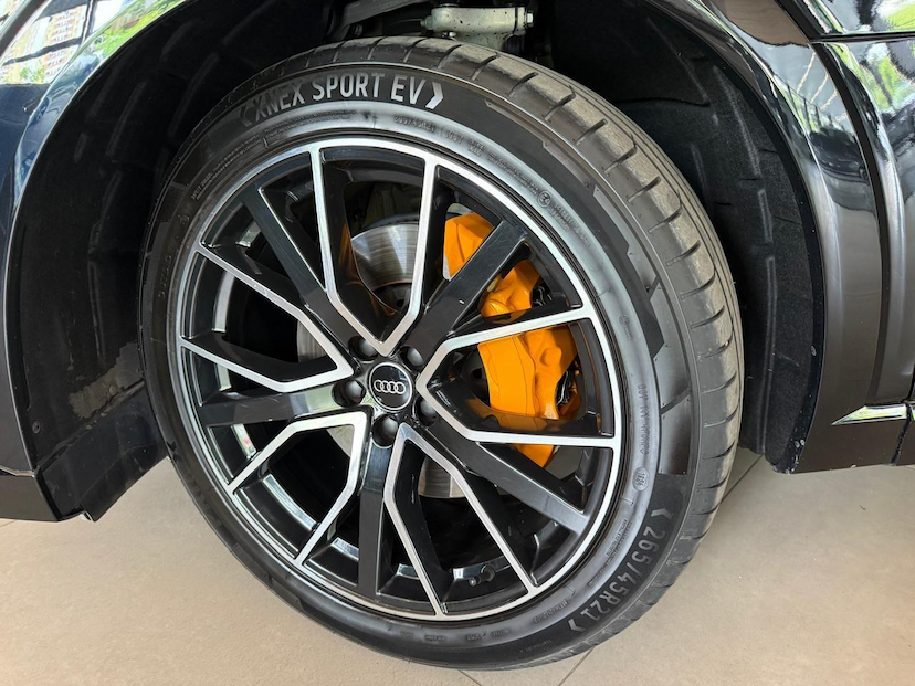 Foto do veículo AUDI E-TRON E TRON SPB 2022 17.684 KM 319.000,00