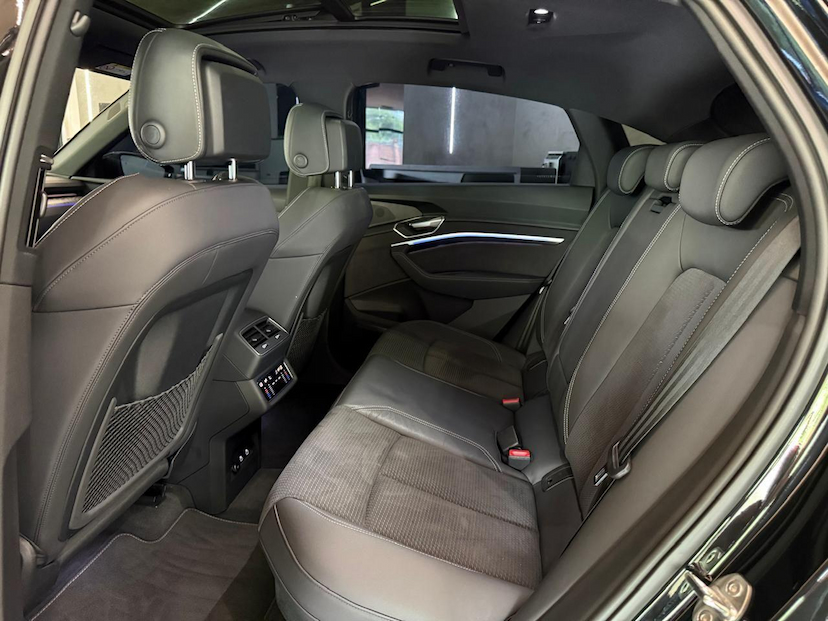 Foto do veículo AUDI E-TRON E TRON SPB 2022 17.684 KM 319.000,00