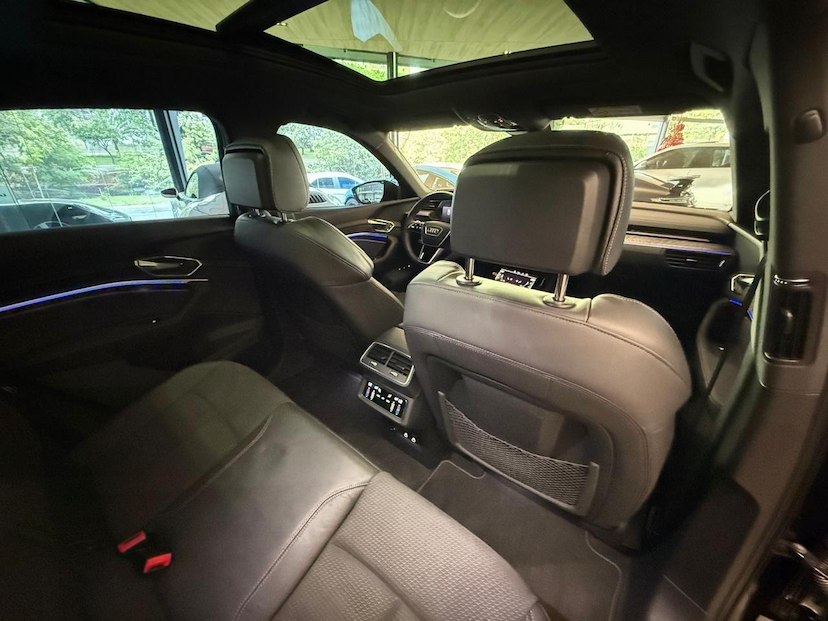 Foto do veículo AUDI E-TRON E TRON SPB 2022 17.684 KM 319.000,00