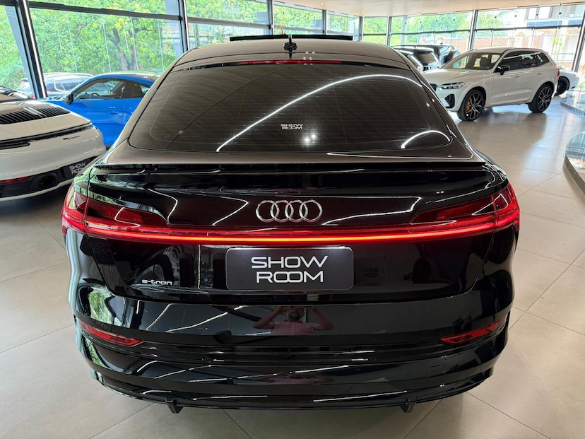 Foto do veículo AUDI E-TRON E TRON SPB 2022 17.684 KM 319.000,00