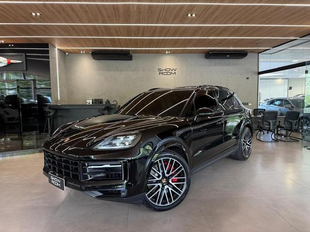 Foto do veículo PORSCHE CAYENNE  S 2024 2.608 KM 970.000,00