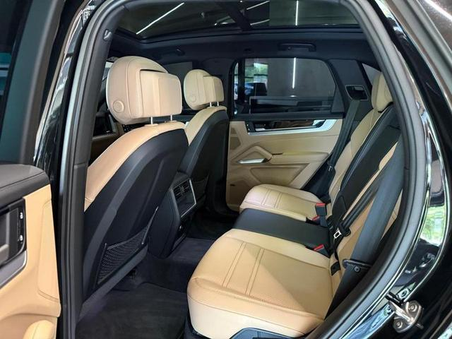 Foto do veículo PORSCHE CAYENNE  S 2024 2.608 KM 970.000,00