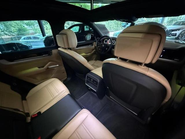 Foto do veículo PORSCHE CAYENNE  S 2024 2.608 KM 970.000,00