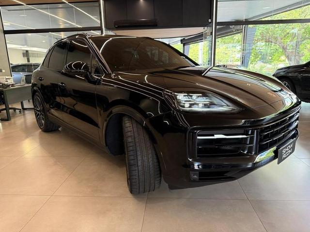 Foto do veículo PORSCHE CAYENNE  S 2024 2.608 KM 970.000,00