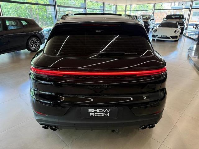 Foto do veículo PORSCHE CAYENNE  S 2024 2.608 KM 970.000,00