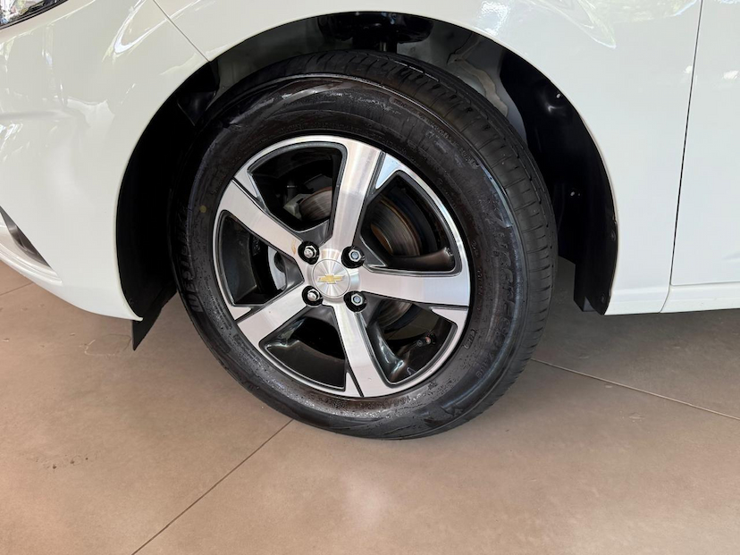Foto do veículo CHEVROLET ONIX  1.4MT LTZ 2017 72.000 KM 62.000,00
