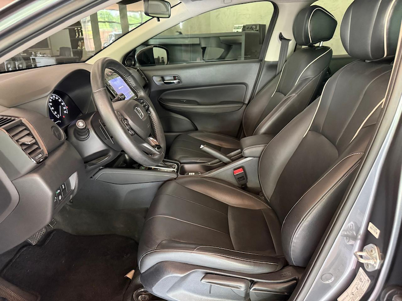 Foto do veículo HONDA CITY  HATCH TOURING 2023 27.919 KM 109.000,00