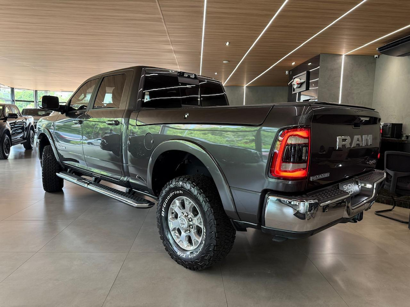 Foto do veículo RAM 3500  LAIE DIESEL 2022 27.552 KM 379.000,00