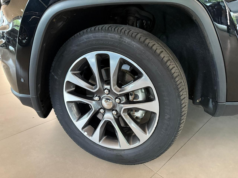 Foto do veículo JEEP CHEROKEE G LTD3.6L 2018 72.857 KM 175.000,00