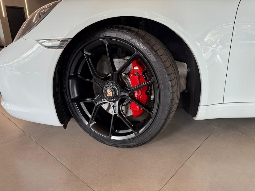 Foto do veículo PORSCHE 911  CARRERA S 2017 29.100 KM 569.000,00