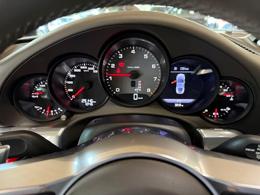 Foto do veículo PORSCHE 911  CARRERA S 2017 29.100 KM 569.000,00