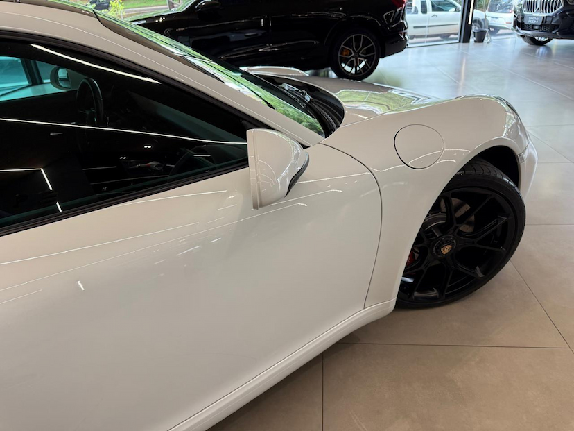 Foto do veículo PORSCHE 911  CARRERA S 2017 29.100 KM 569.000,00