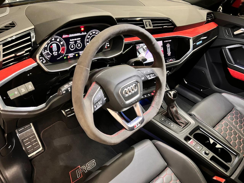 Foto do veículo AUDI RS Q3  SPORT BACK TFSI 2021 31.000 KM 390.000,00
