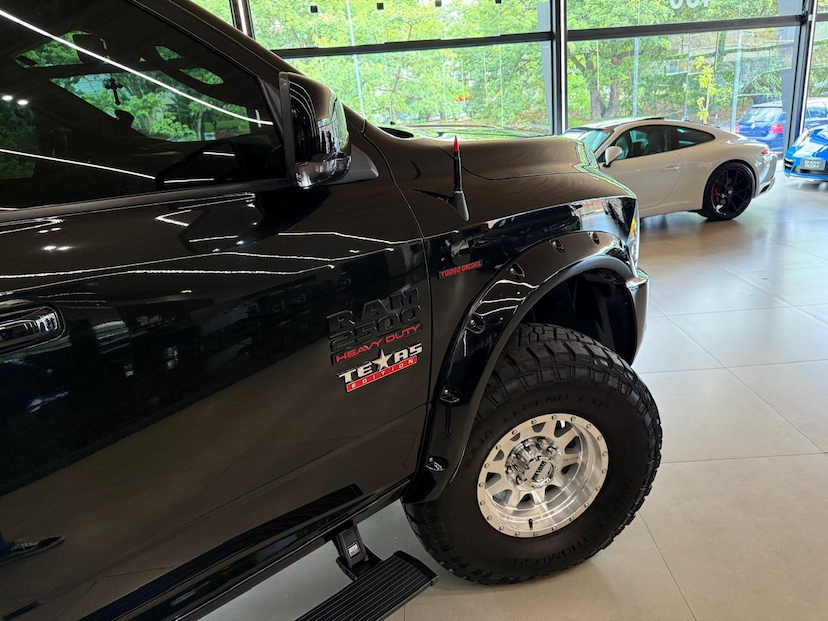Foto do veículo RAM 2500  LARAMIE 2018 56.970 KM 285.000,00
