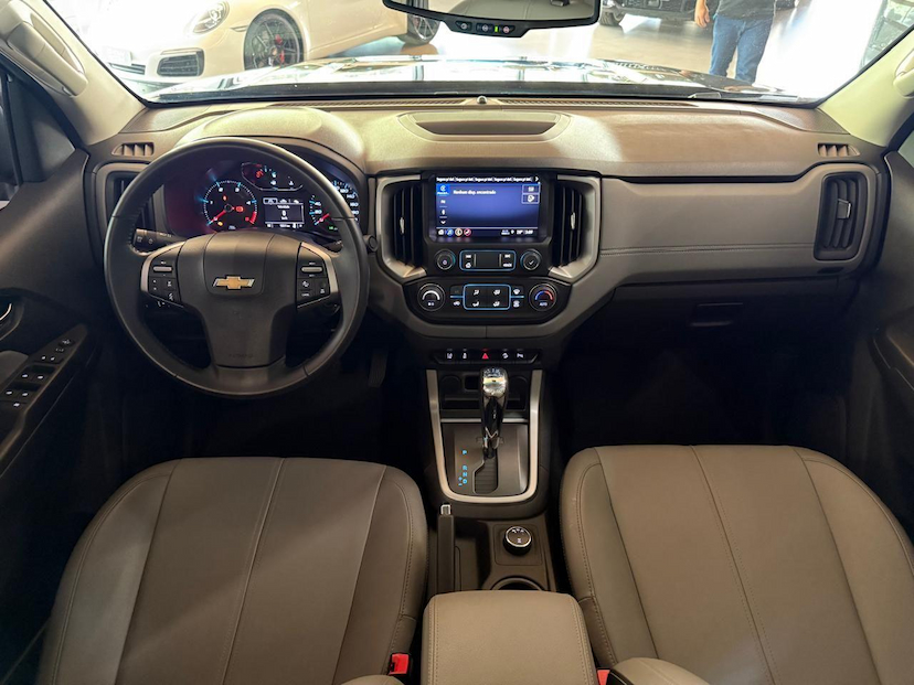 Foto do veículo CHEVROLET S10  LTZ DD4A 2024 15.520 KM 219.000,00