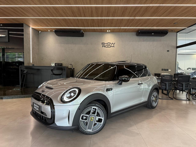Foto do veículo MINI COOPER  S ELECTRIC 2023 15.000 KM 155.000,00