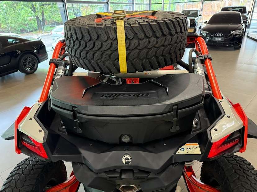 Foto do veículo CAN-AM MAVERICK X3 XRC TURBO RR CAN-AM MAVERICK X3 XRC 900 TB RR (UTV) 2021 5.510 KM 159.000,00