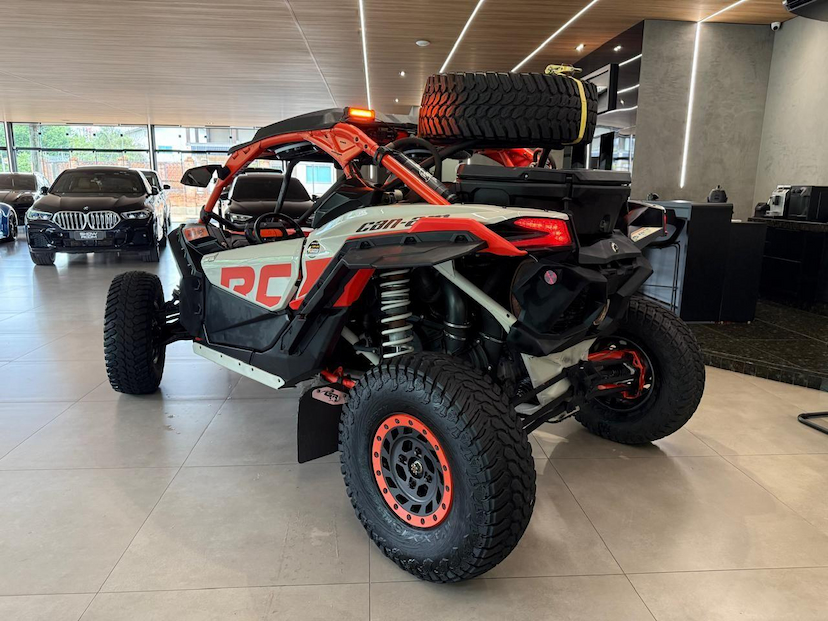 Foto do veículo CAN-AM MAVERICK X3 XRC TURBO RR CAN-AM MAVERICK X3 XRC 900 TB RR (UTV) 2021 5.510 KM 159.000,00