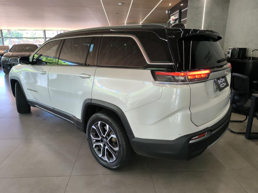 Foto do veículo JEEP COMMANDER  LIM T270 2022 41.700 KM 159.000,00