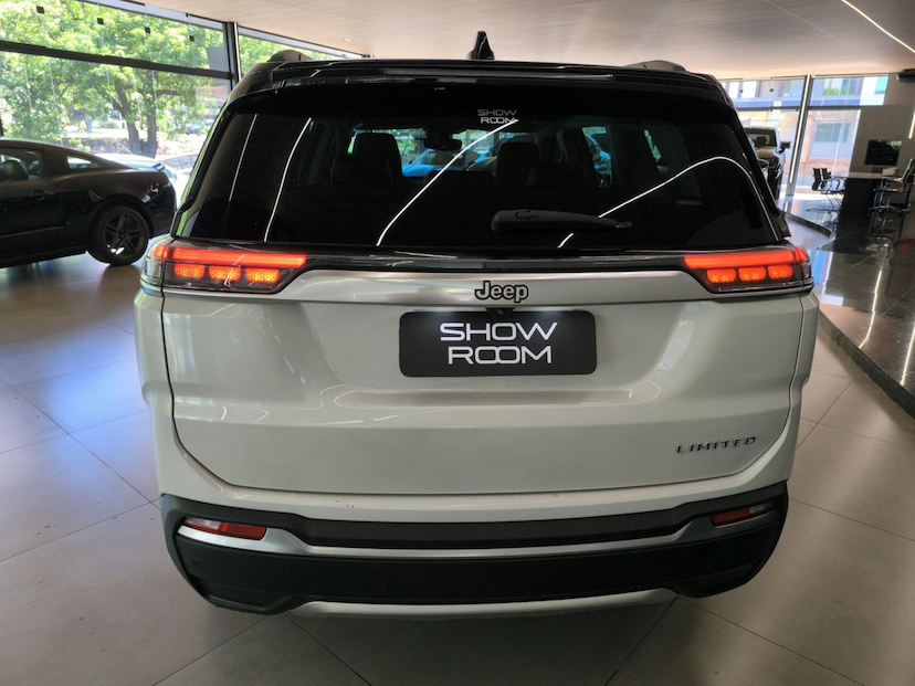 Foto do veículo JEEP COMMANDER  LIM T270 2022 41.700 KM 159.000,00