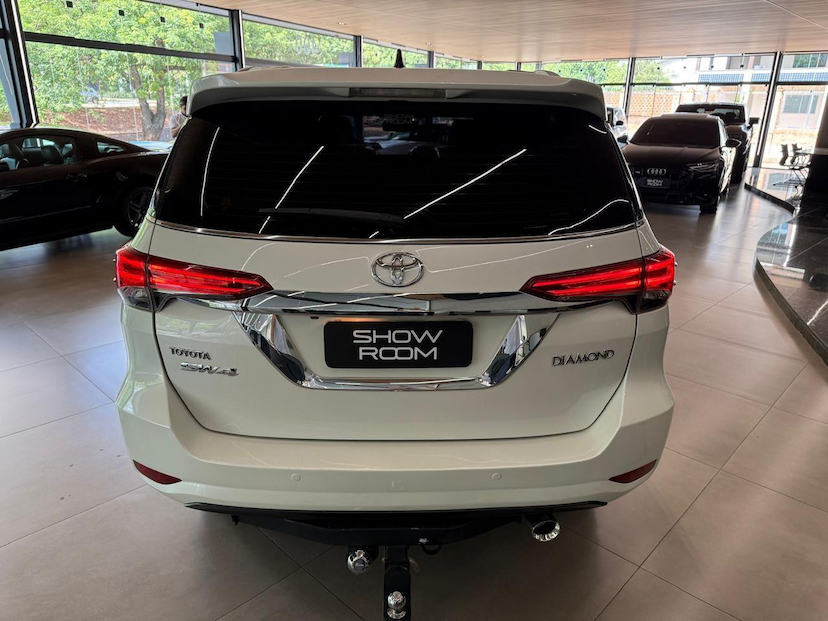 Foto do veículo TOYOTA HILUX  SWDMDA4JD 2019 105.406 KM 255.000,00
