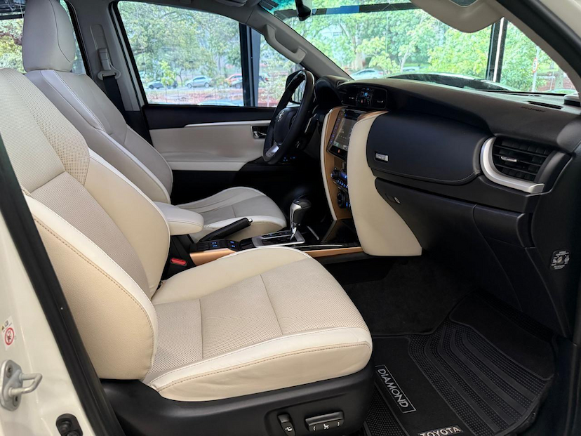 Foto do veículo TOYOTA HILUX  SWDMDA4JD 2019 105.406 KM 255.000,00