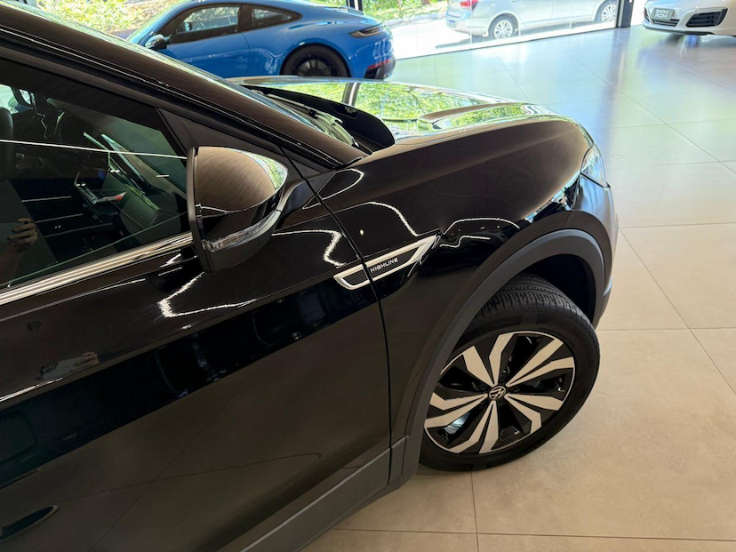Foto do veículo VOLKSWAGEN T-CROSS T CROSS HL TSI 2022 42.698 KM 115.000,00