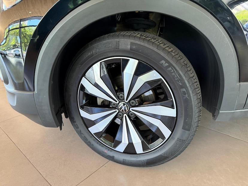 Foto do veículo VOLKSWAGEN T-CROSS T CROSS HL TSI 2022 42.698 KM 115.000,00
