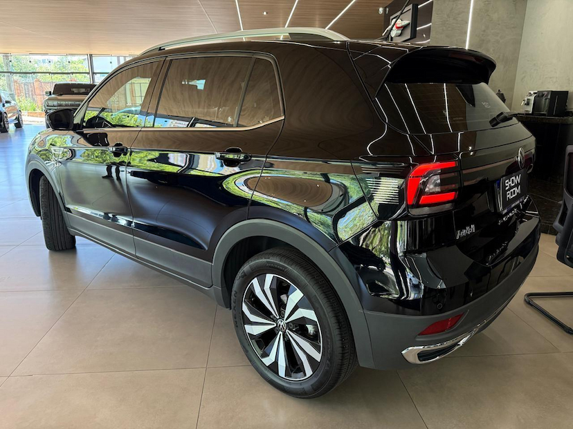 Foto do veículo VOLKSWAGEN T-CROSS T CROSS HL TSI 2022 42.698 KM 115.000,00