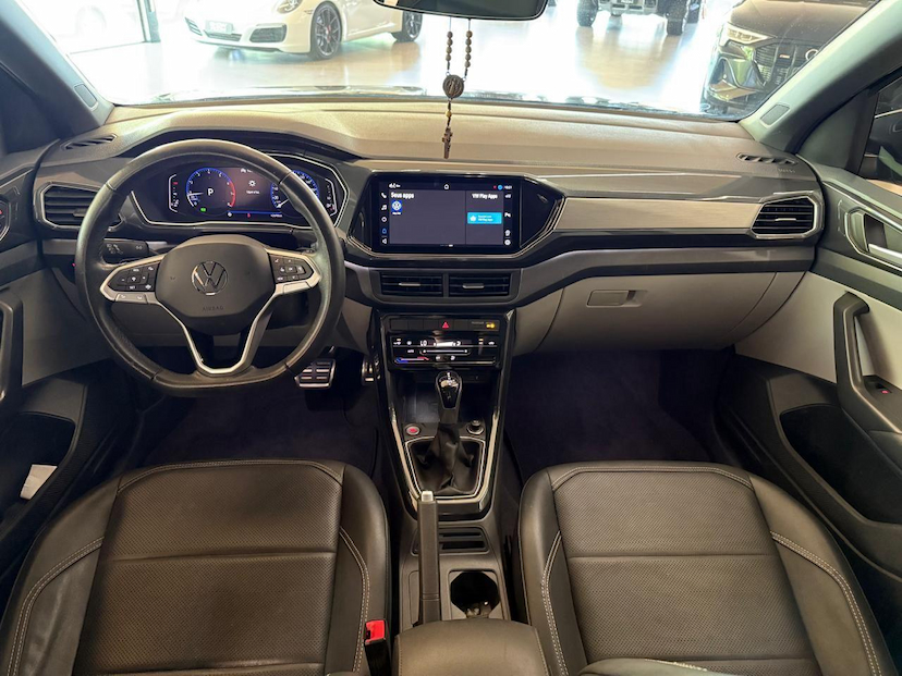 Foto do veículo VOLKSWAGEN T-CROSS T CROSS HL TSI 2022 42.698 KM 115.000,00