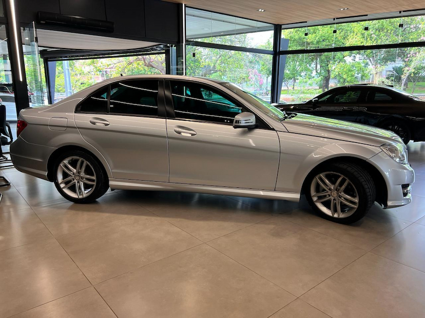 Foto do veículo MERCEDES-BENZ C 180  CGI SPORT 1.6 TB 156CV AUT 2013 110.500 KM 75.000,00