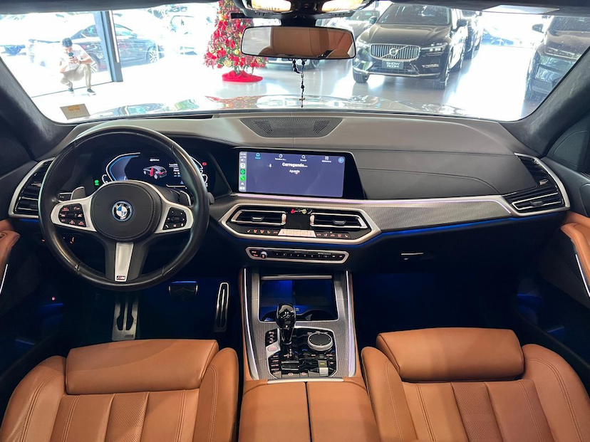 Foto do veículo BMW X5  XDRIVE45E 2022 29.000 KM 480.000,00