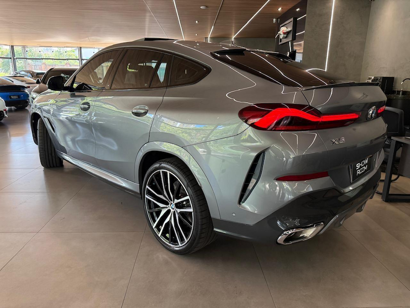 Foto do veículo BMW X6  XDRIVE 40I M SPORT 3.0 BI-TB (HIB.) 2024 14.188 KM 689.000,00