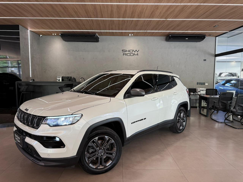 Foto do veículo JEEP COMPASS  LONG TF 2022 33.616 KM 135.000,00