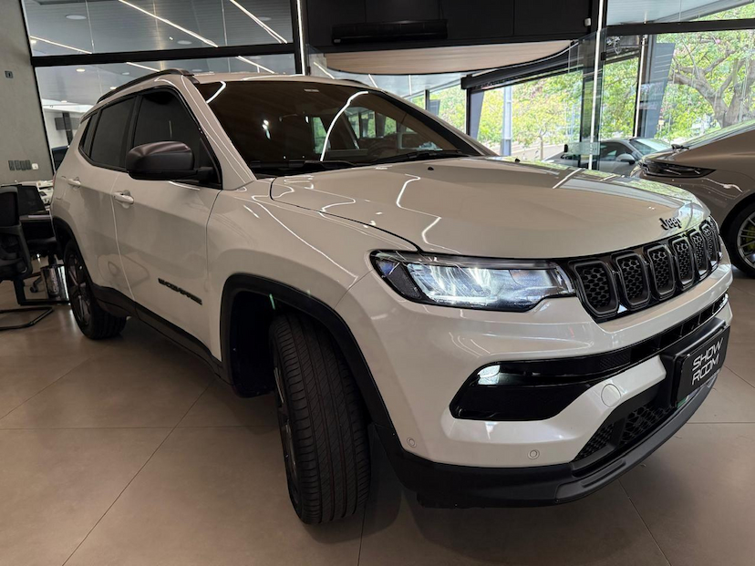 Foto do veículo JEEP COMPASS  LONG TF 2022 33.616 KM 135.000,00