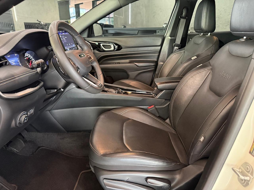 Foto do veículo JEEP COMPASS  LONG TF 2022 33.616 KM 135.000,00