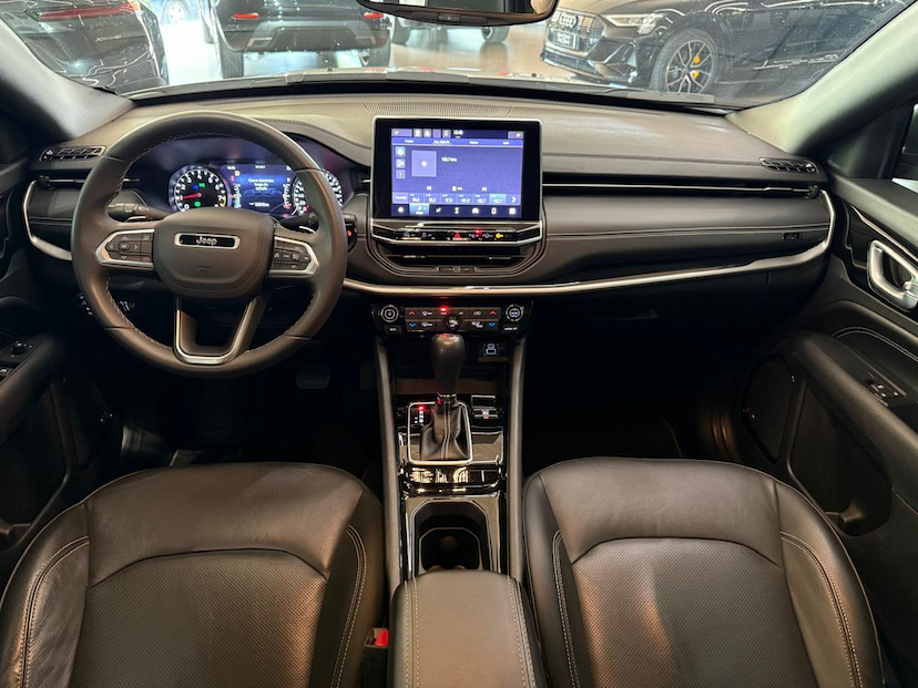 Foto do veículo JEEP COMPASS  LONG TF 2022 33.616 KM 135.000,00