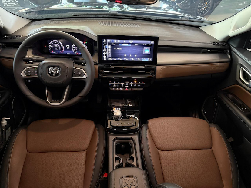 Foto do veículo RAM RAMPAGE  LARAMIE 2.0 GAS 2024 21.000 KM 189.000,00