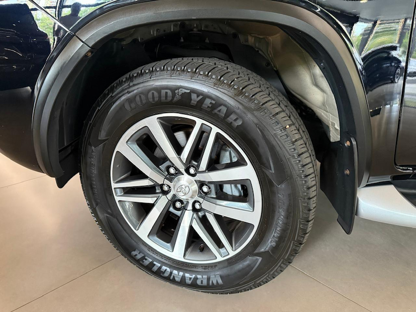 Foto do veículo TOYOTA HILUX  SWSRXA4FD 2019 96.342 KM 220.000,00