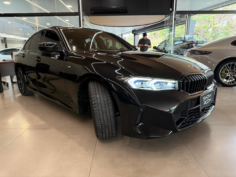 Foto do veículo BMW 320I  M SPORT FLEX 2023 35.000 KM 270.000,00