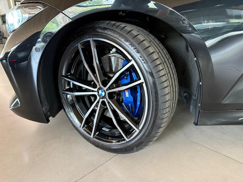 Foto do veículo BMW 320I  M SPORT FLEX 2023 35.000 KM 270.000,00