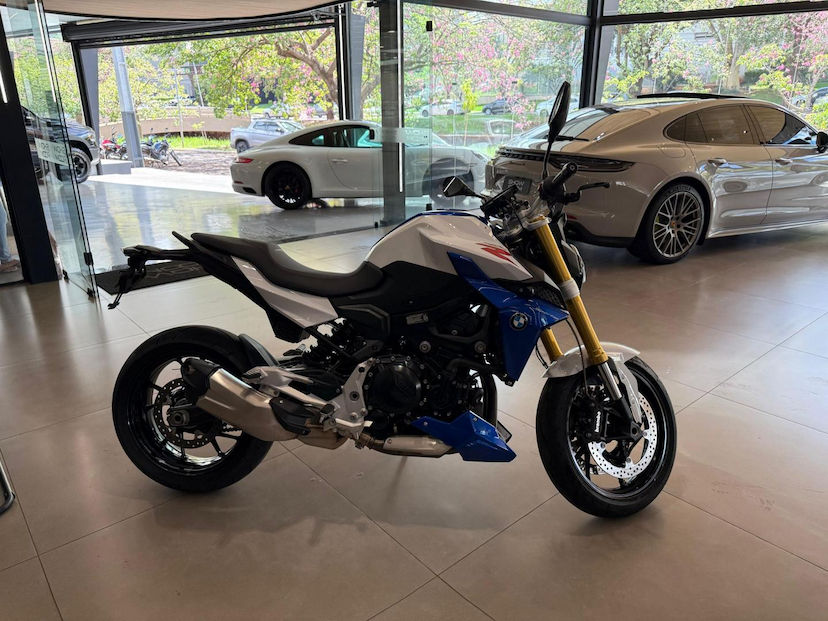 Foto do veículo BMW F 900 R SPORT F900 R SPORT PLUS 2024 1.244 KM 59.000,00