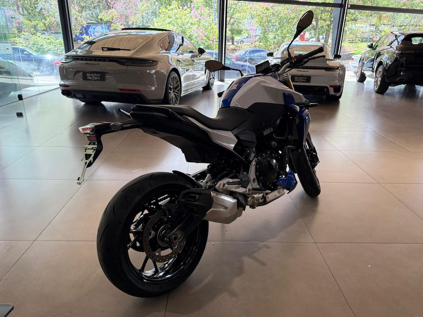 Foto do veículo BMW F 900 R SPORT F900 R SPORT PLUS 2024 1.244 KM 59.000,00