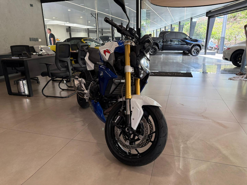 Foto do veículo BMW F 900 R SPORT F900 R SPORT PLUS 2024 1.244 KM 59.000,00