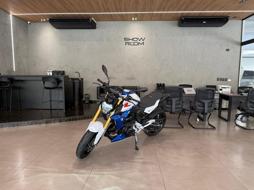 Foto do veículo BMW F 900 R SPORT F900 R SPORT PLUS 2024 1.244 KM 59.000,00